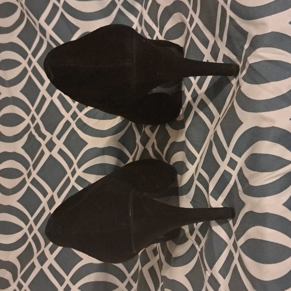 Shoes - Picture 2 of 3